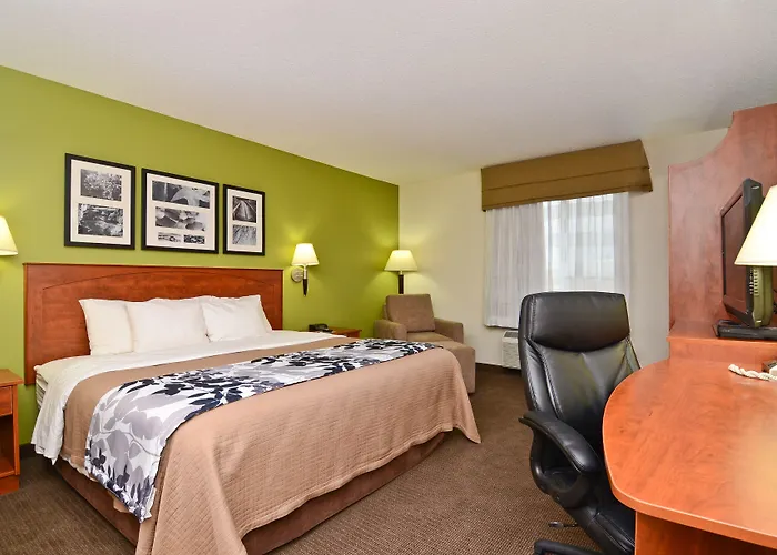 Jacuzzi hotel: Sleep Inn & Suites Conference Center And Water Park